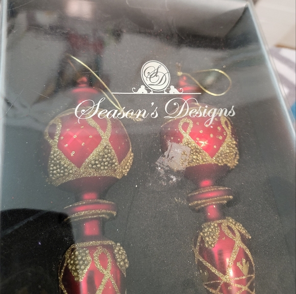 Seasons Designs Set of 2 Mouth Blown Glass Chriatmas Ornaments - Picture 2 of 4